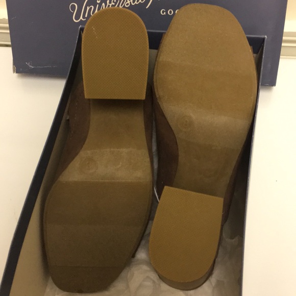 8 Universal Thread Norelle brown faux suede sandal - Picture 7 of 8